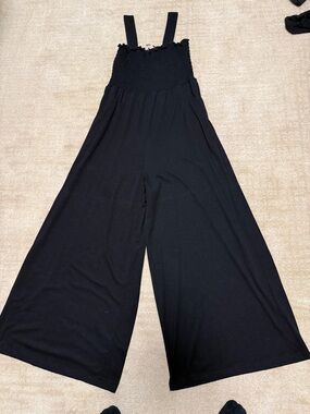 Roxy Black Smocked Wide-Leg Jumpsuit with Straps worn once